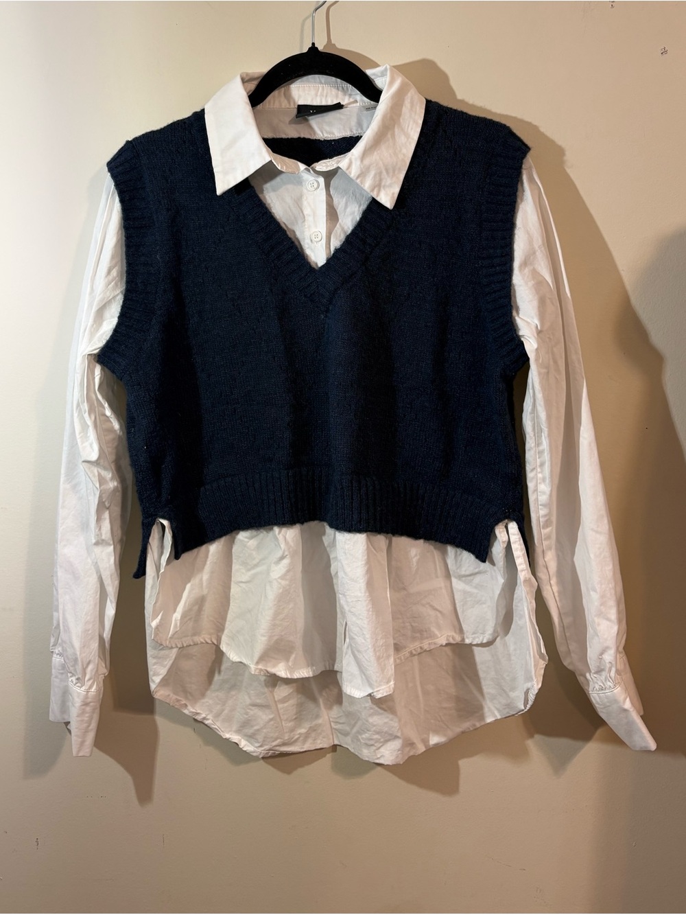 Vici White Button Shirt w/ Navy knitted sweater vest layered look women’s medium